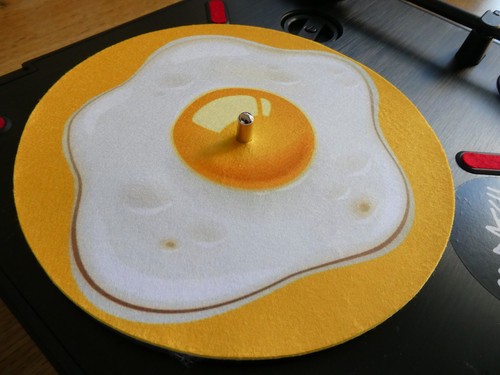 Quirky fried egg yolk whites - fried, yolk/whites